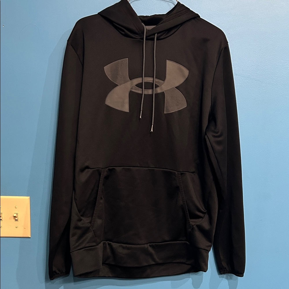 Under Armour Men's Medium Black and Gray Sweater